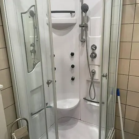For 2 With Garden In Centre *