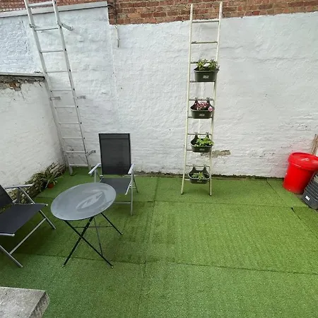 Apartment For 2 With Garden In Centre Leuven