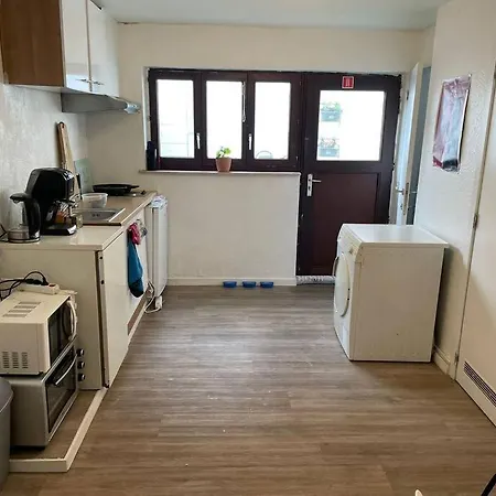 For 2 With Garden In Centre Apartment
